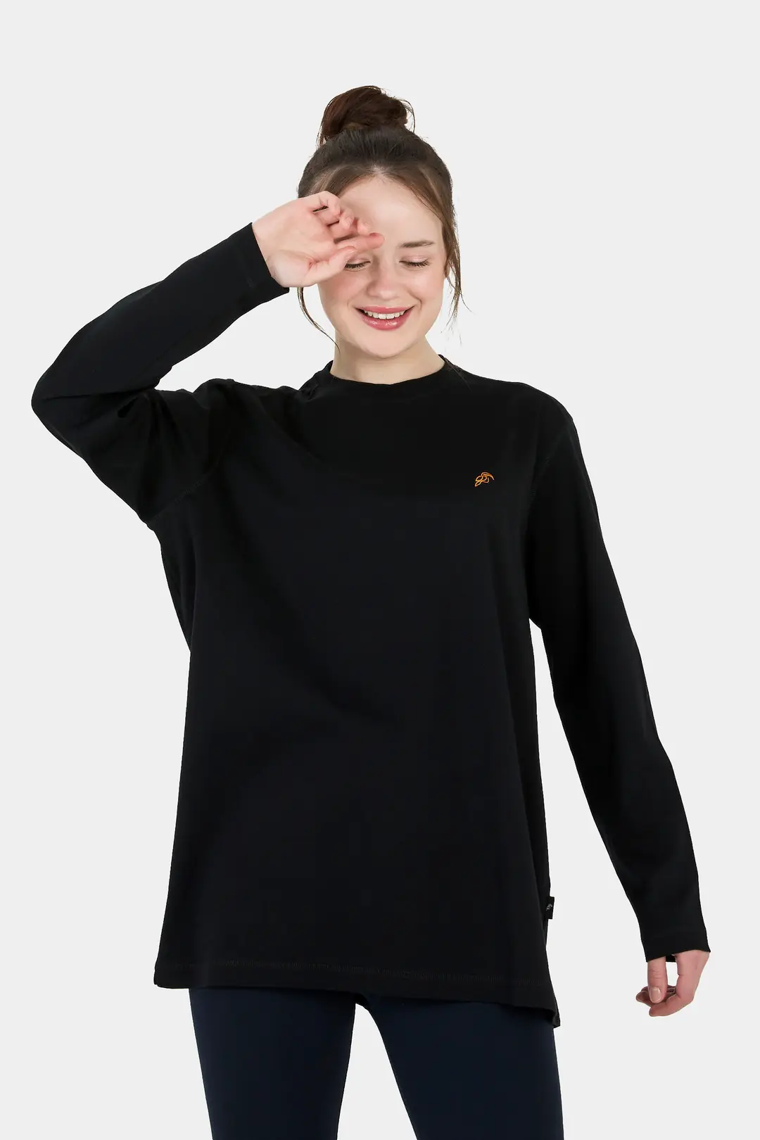 TuSerka - Nakışlı Bisiklet Yaka Uzun Kol Oversize Kadın Basic Tişört - SİYAH